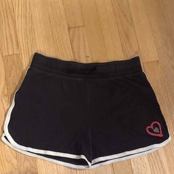MEDIUM Justice Black shorts with pink heart - Picture 1 of 3